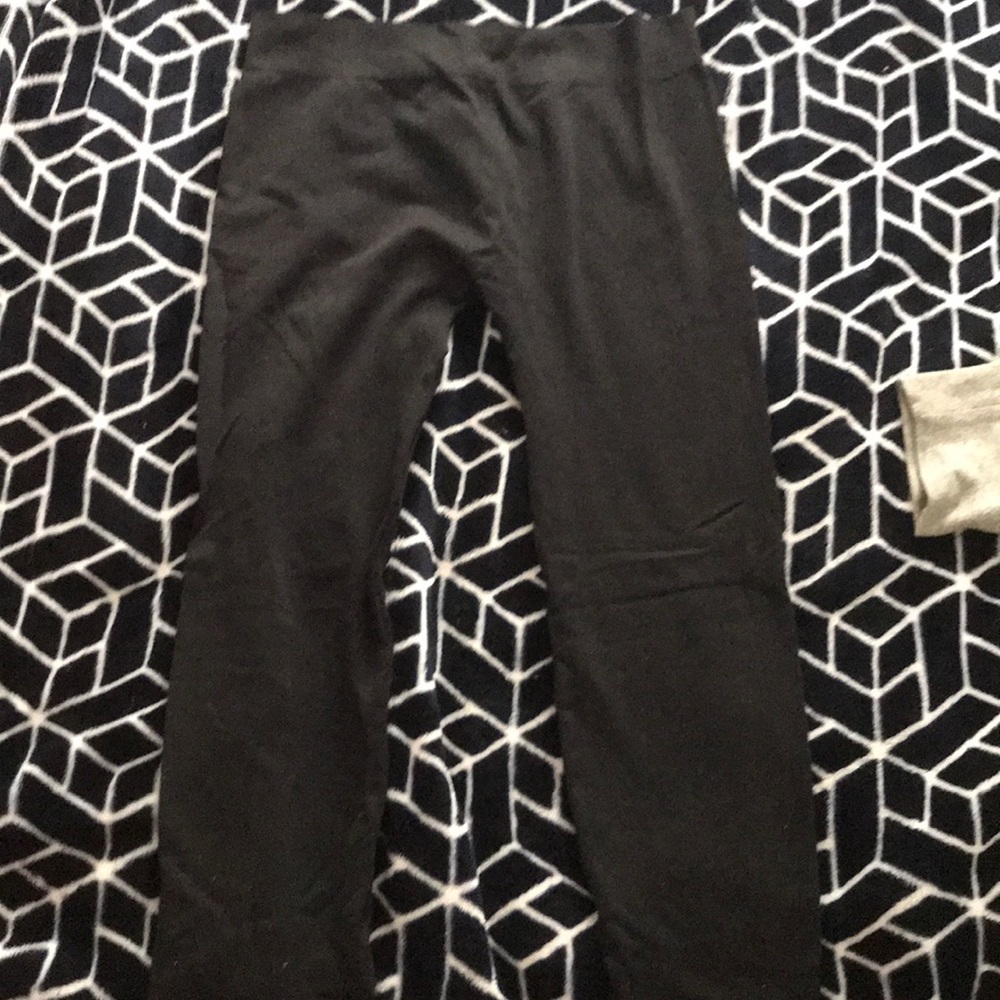 Black, form fitting leggings